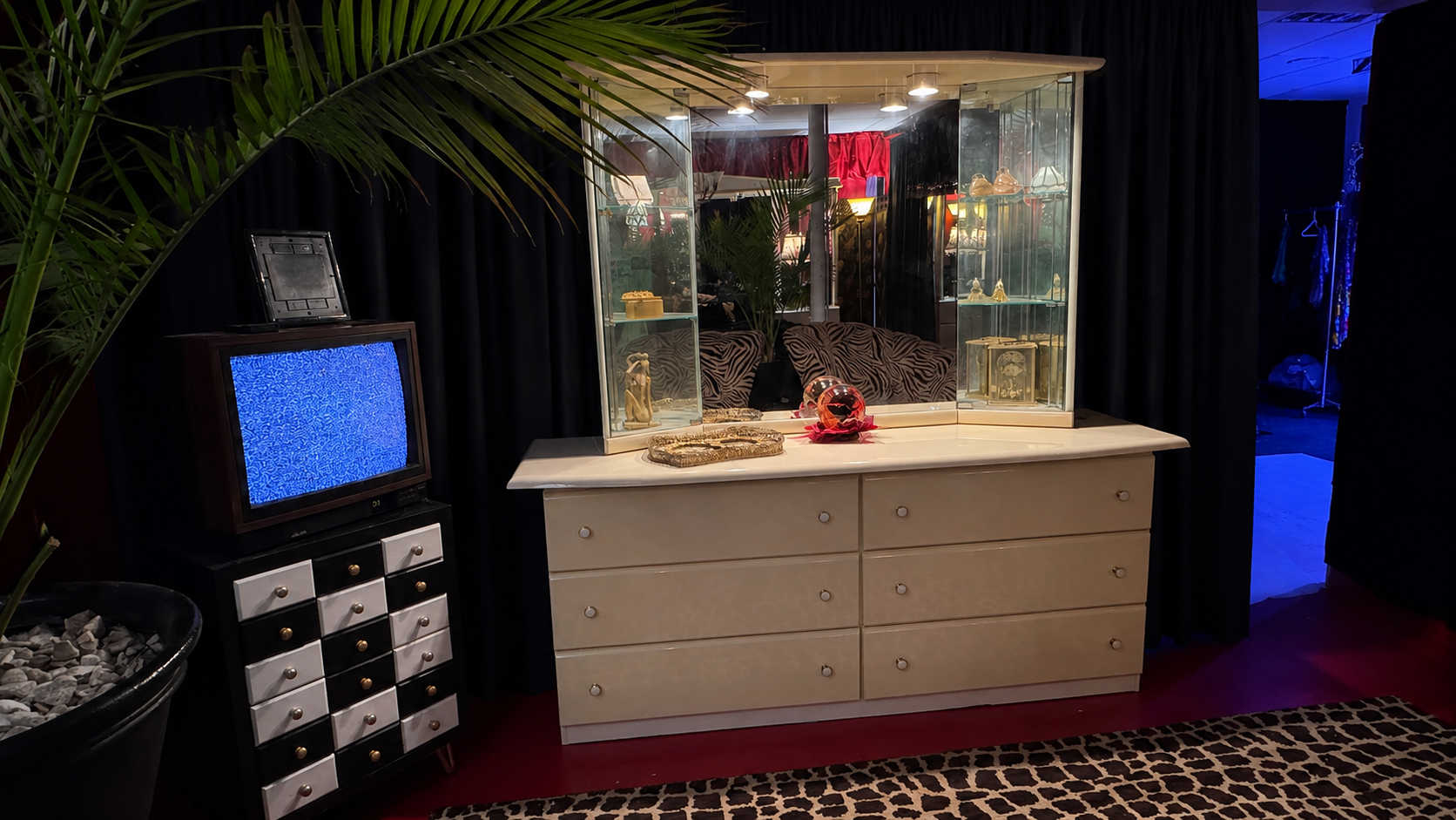 🖤 ZURI Vintage Animal Print Bedroom & Lounge Set | Luxury Content Studio Rental Dallas (DFW)