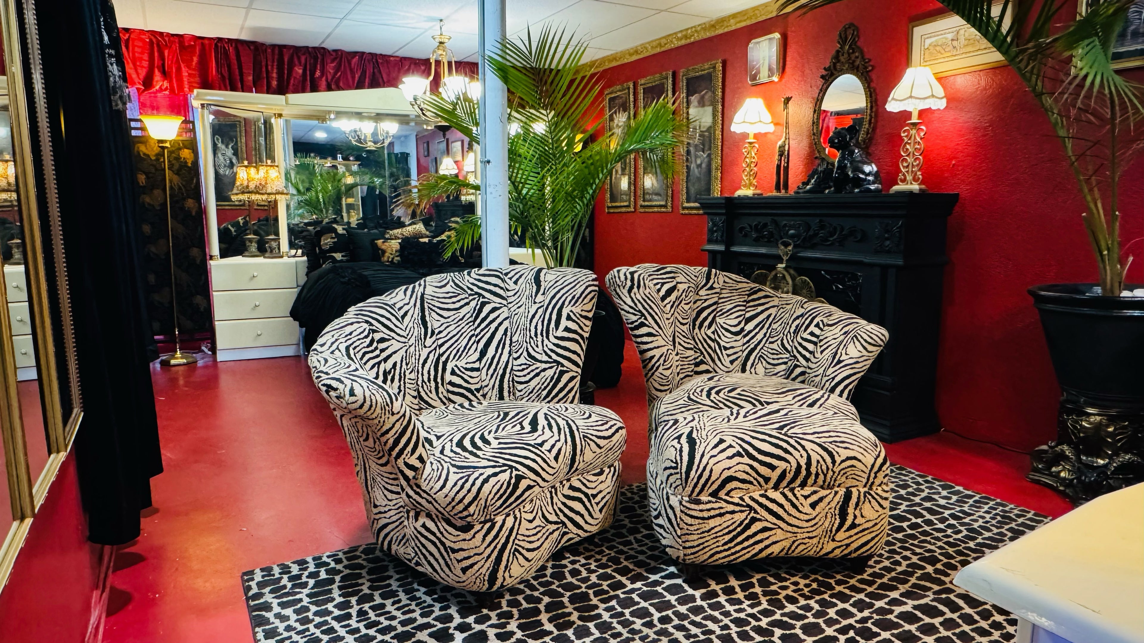 🖤 ZURI Vintage Animal Print Bedroom & Lounge Set | Luxury Content Studio Rental Dallas (DFW)