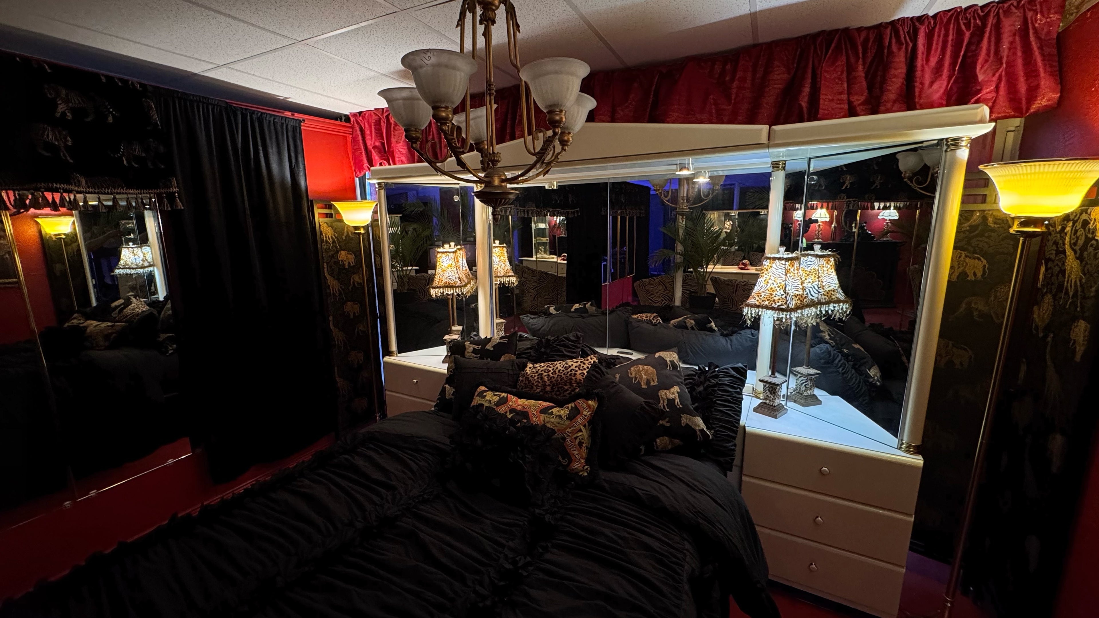 🖤 ZURI Vintage Animal Print Bedroom & Lounge Set | Luxury Content Studio Rental Dallas (DFW)