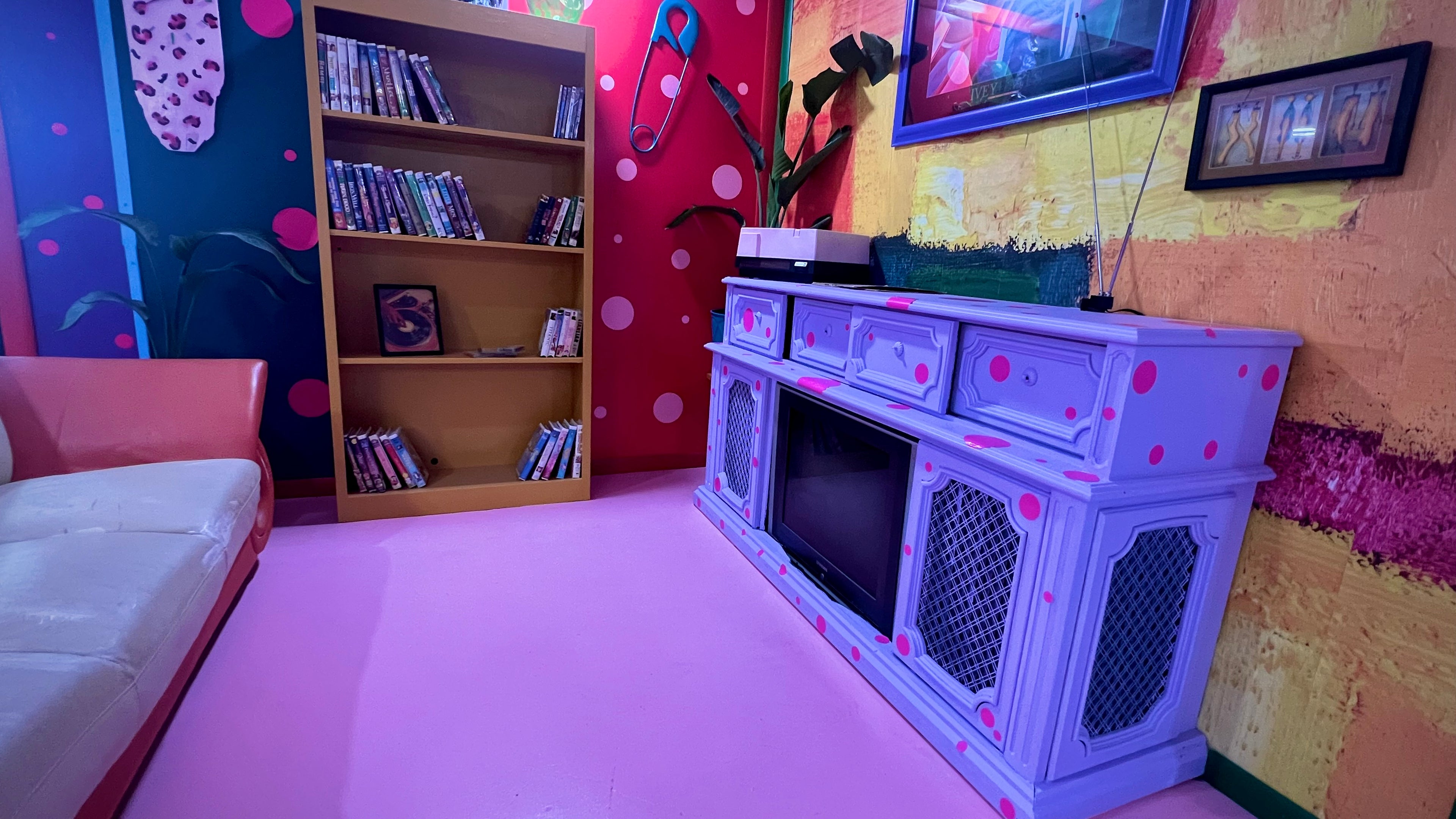 🧡 Penny: The Retro Living Room Set